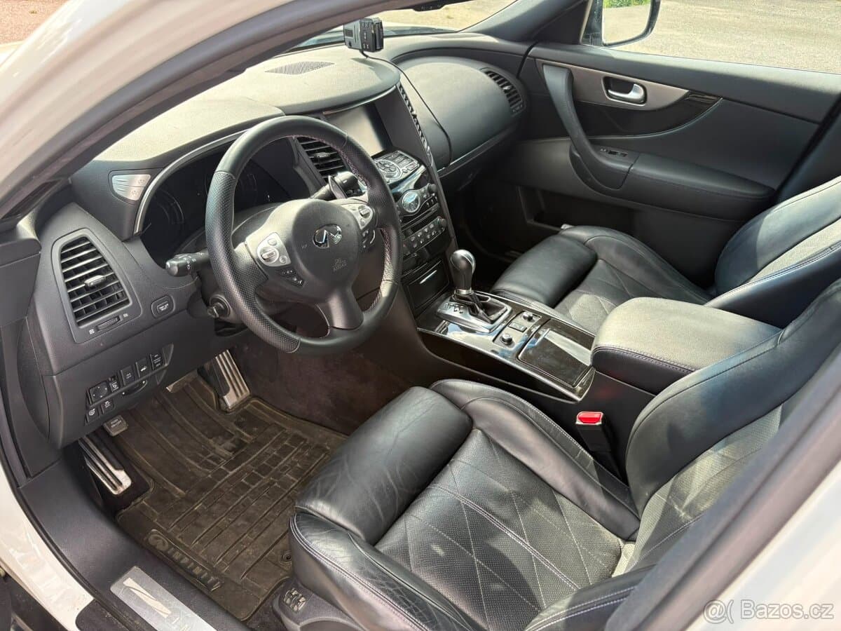 2015 Infiniti QX70 - 10