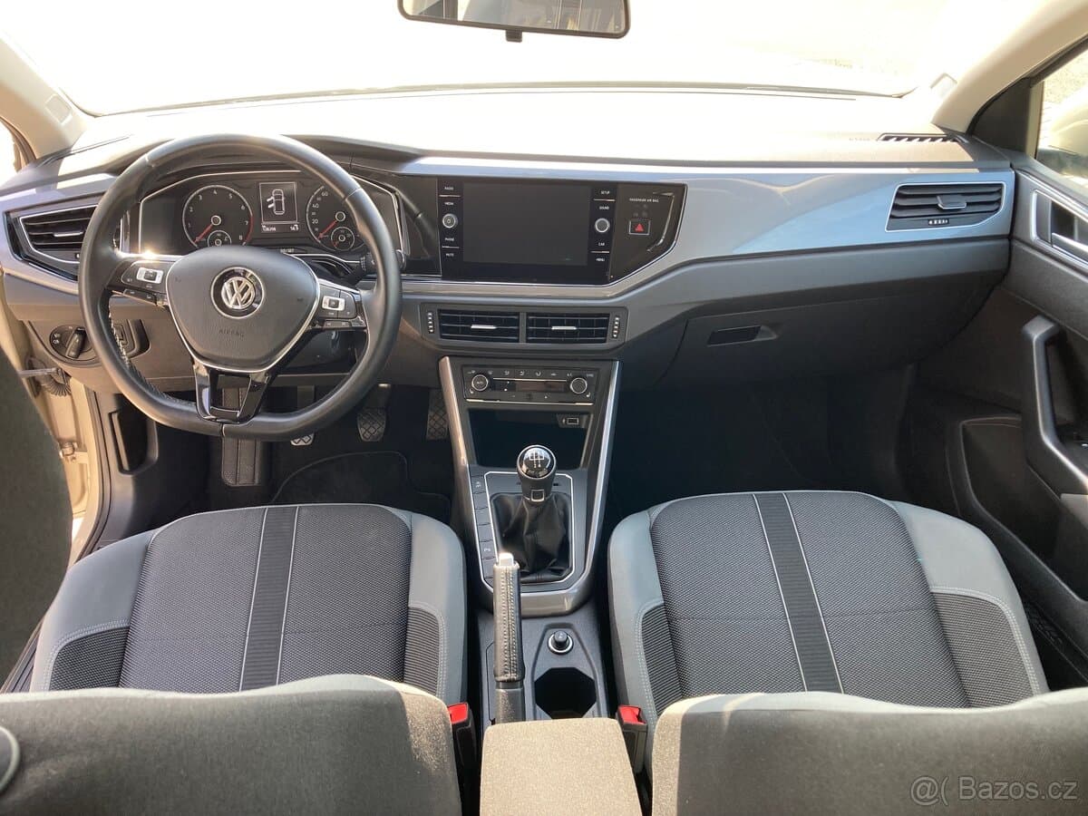 2018 Volkswagen POLO - 10