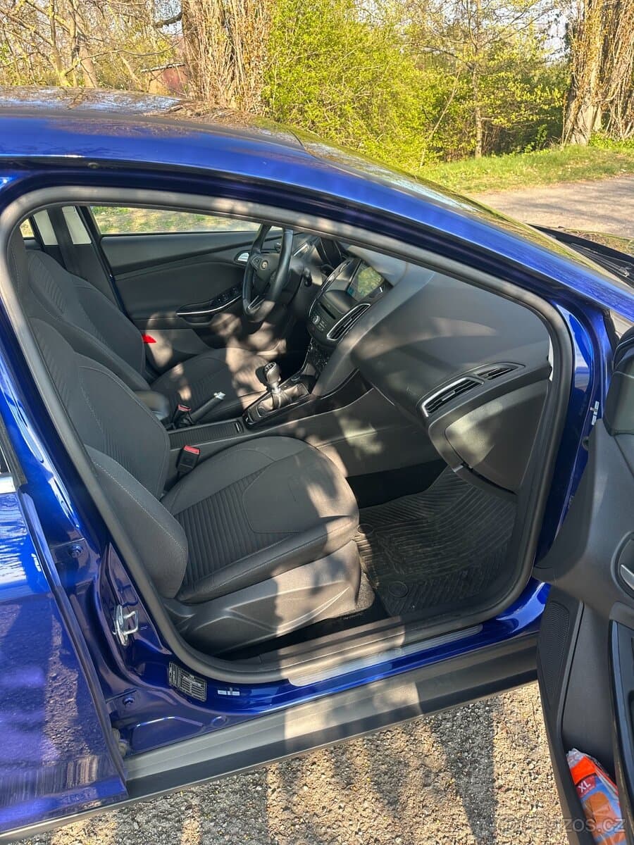 2017 Ford FOCUS - 10