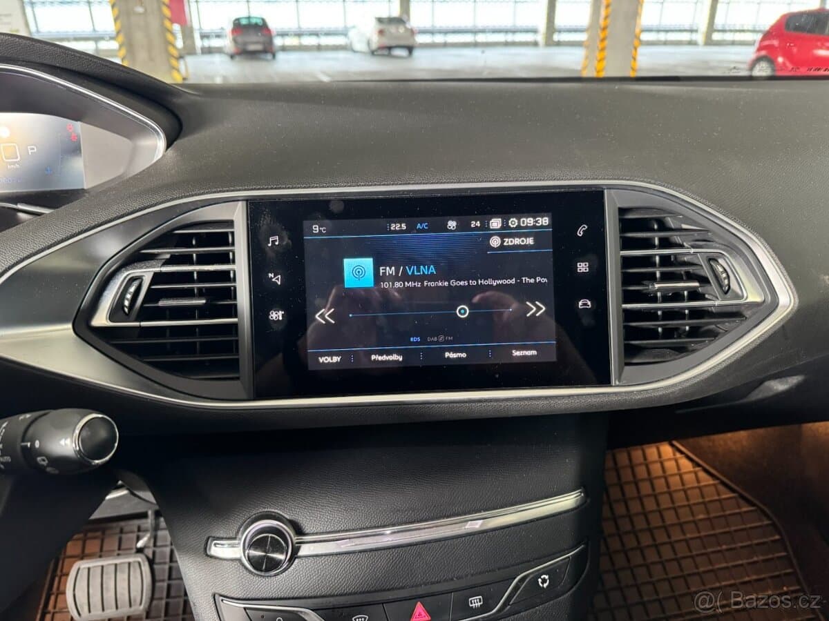 2019 Peugeot 308 - 10