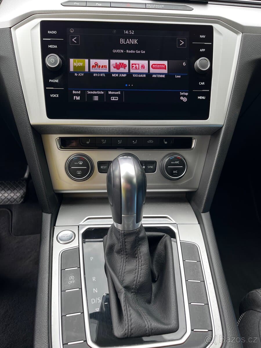 2019 Volkswagen PASSAT - 10