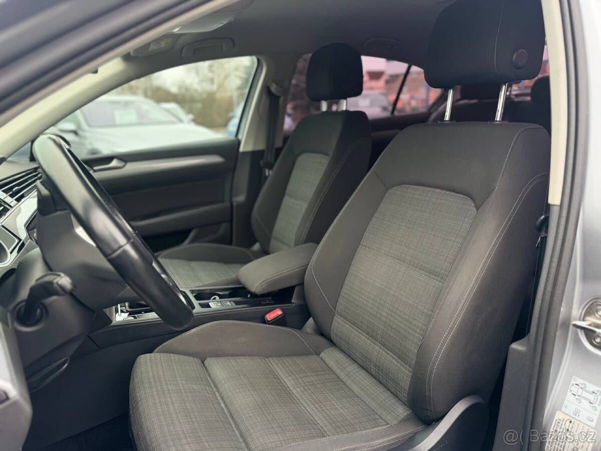 2020 Volkswagen PASSAT - 10