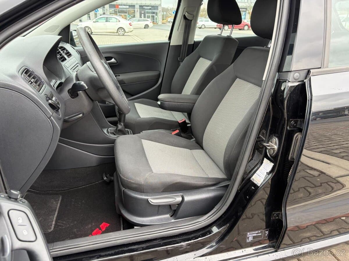 2011 Volkswagen POLO - 10