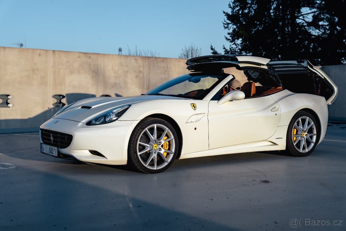 2010 Ferrari CALIFORNIA - 10