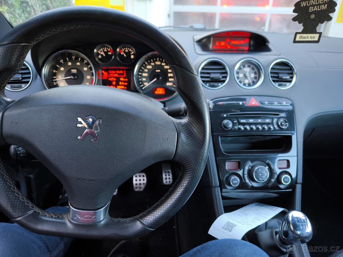 2010 Peugeot RCZ - 10