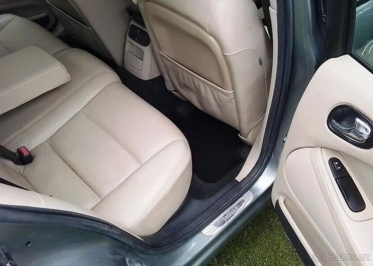 2002 Jaguar S-TYPE - 10