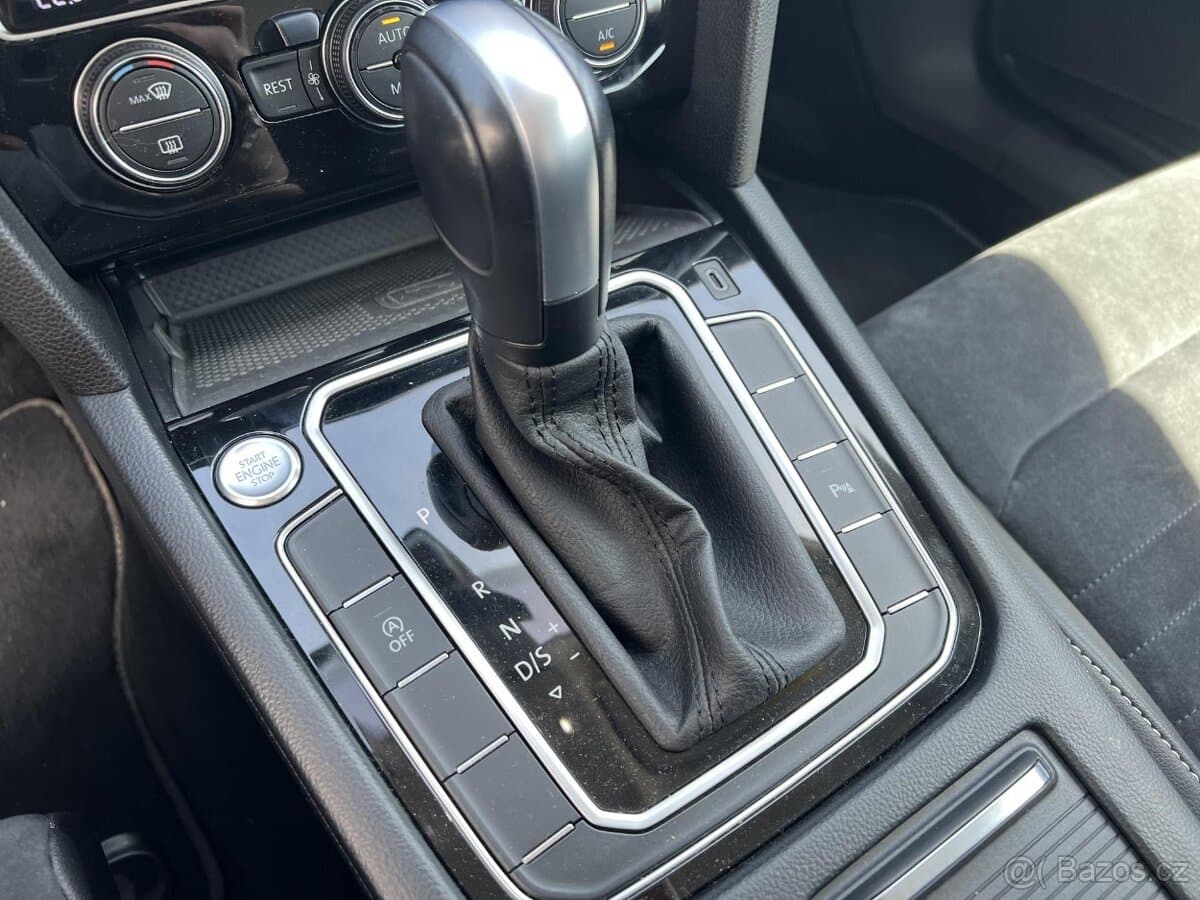 2020 Volkswagen PASSAT - 10