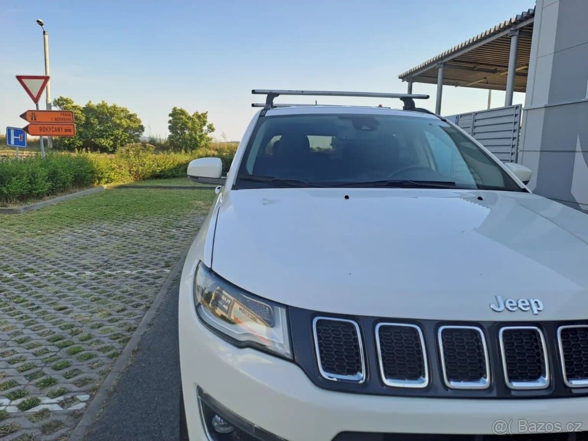 2019 Jeep COMPASS - 10