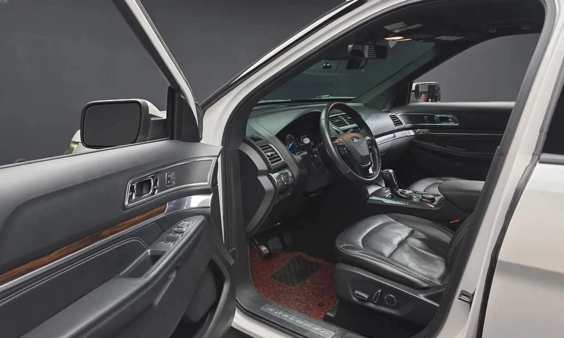 2018 Ford EXPLORER - 10