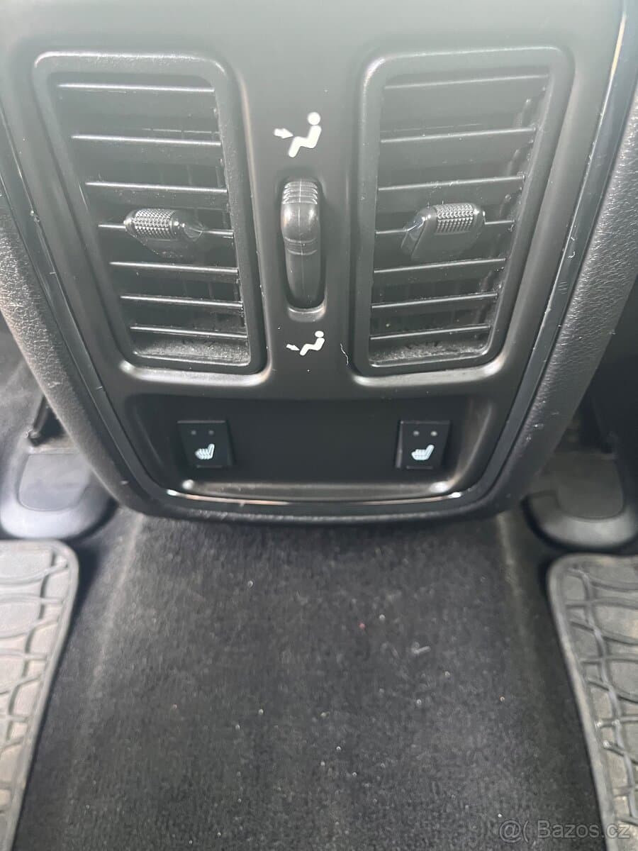 2011 Jeep CHEROKEE - 10