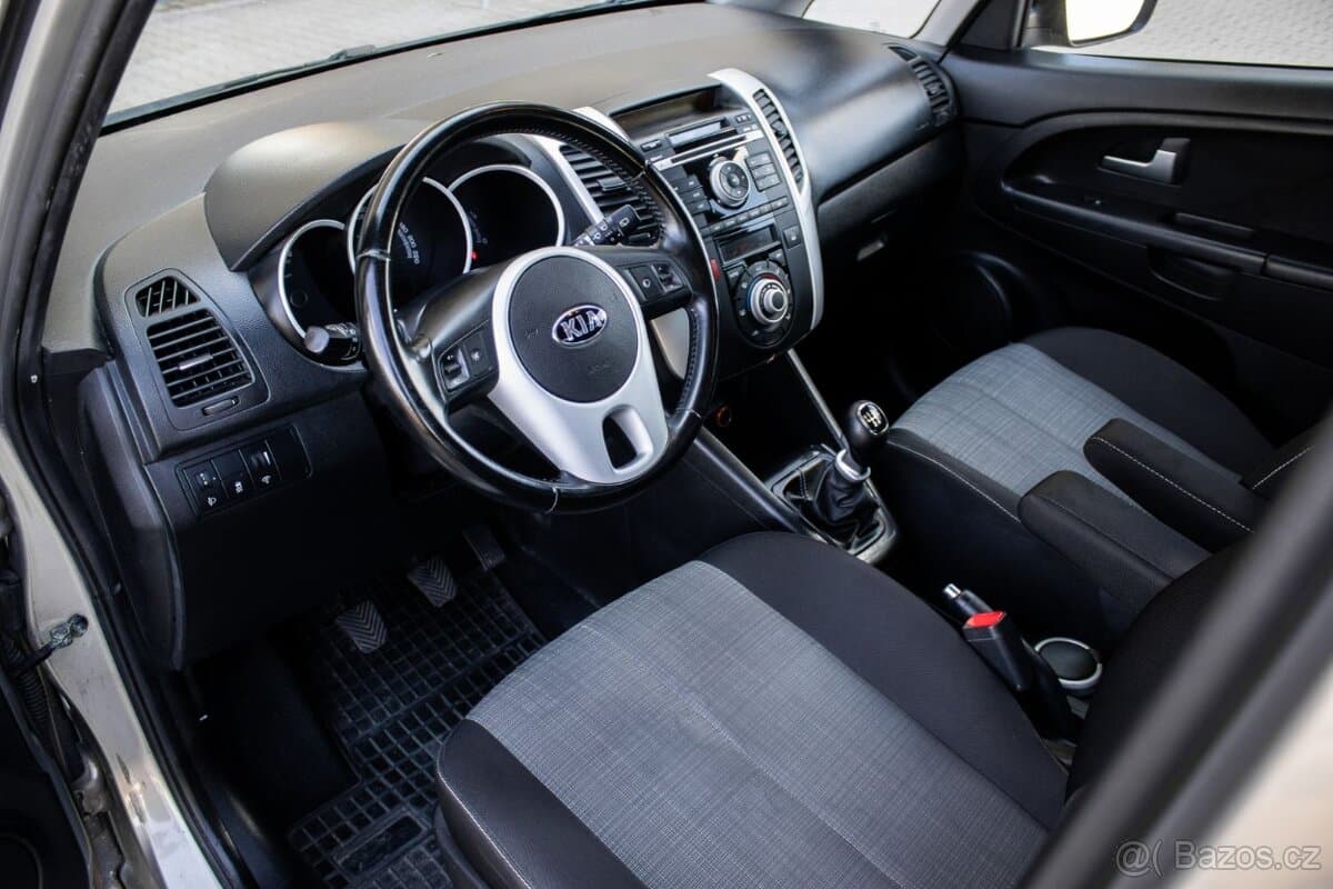 2015 Kia VENGA - 10