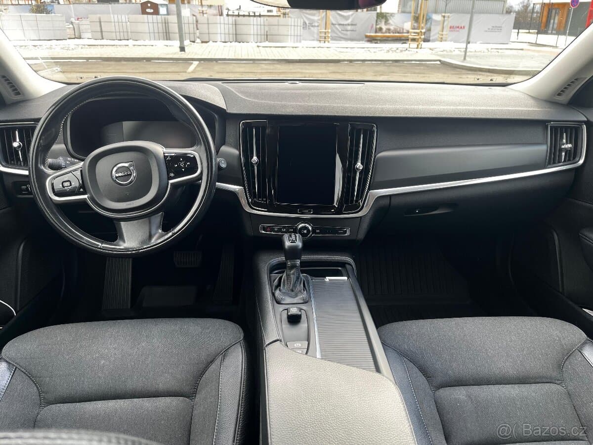 2017 Volvo V90 - 10