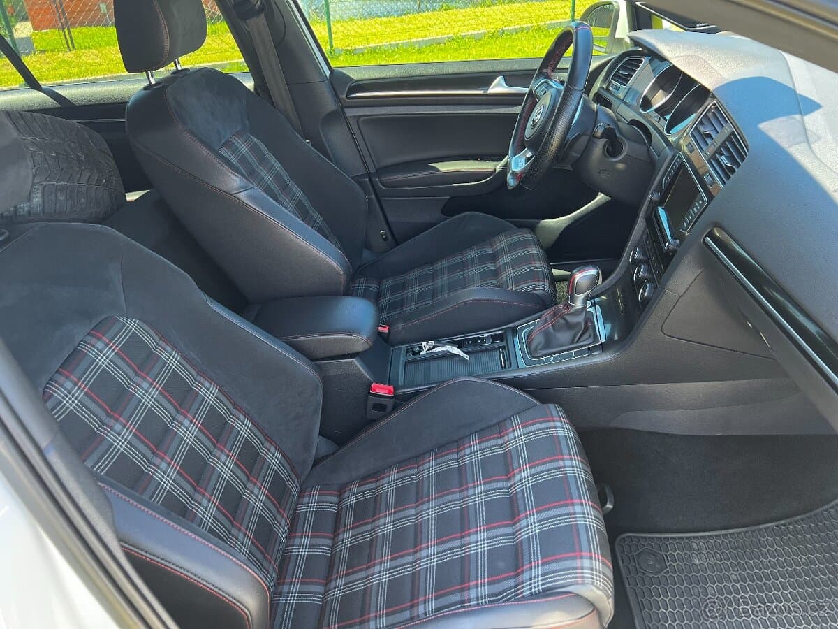 2014 Volkswagen GOLF - 10