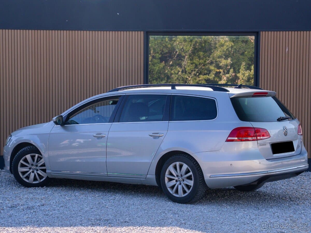2012 Volkswagen PASSAT - 10