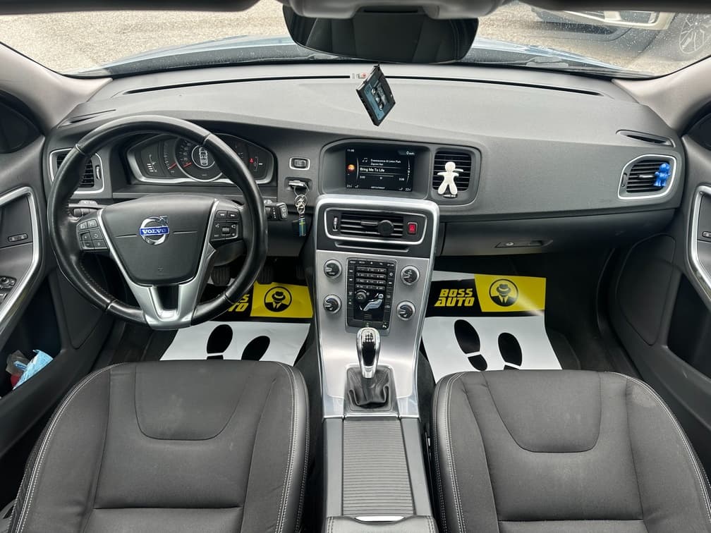 2016 Volvo V60 - 10