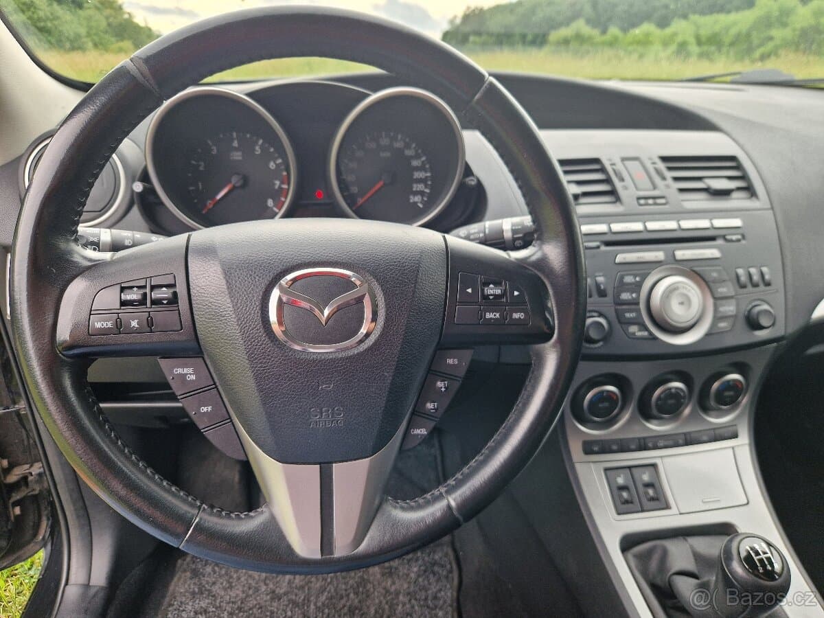 Mazda 3 - 10