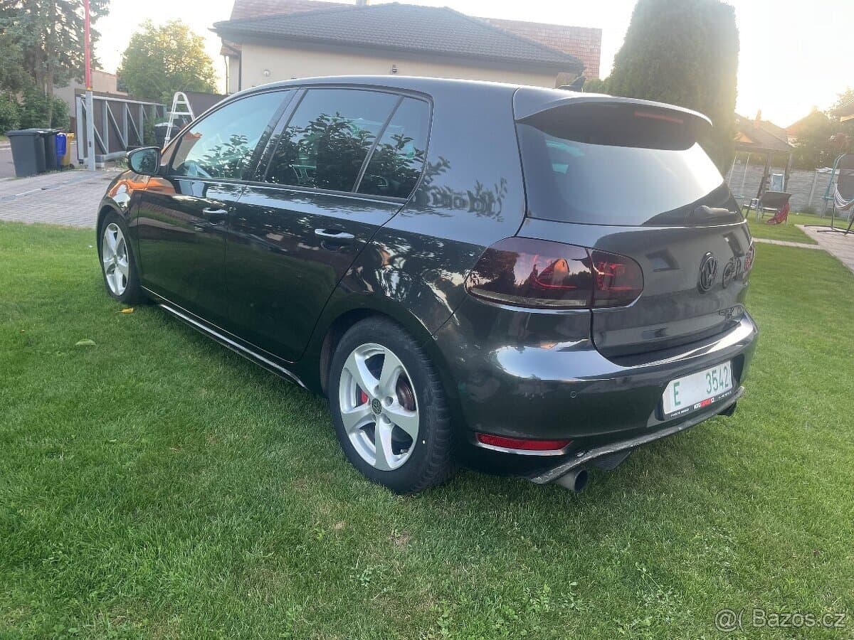 2010 Volkswagen GOLF - 10