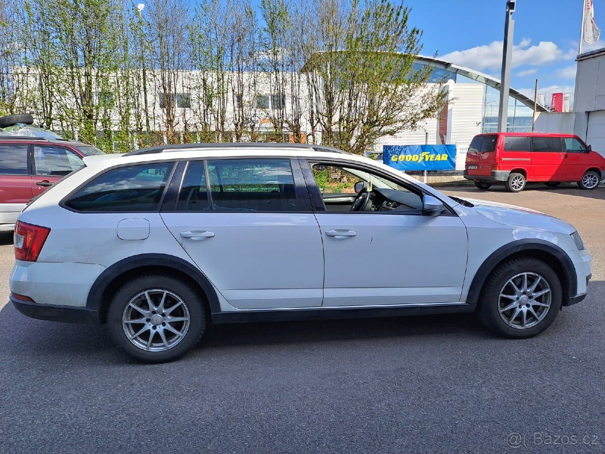 Škoda OCTAVIA - 10