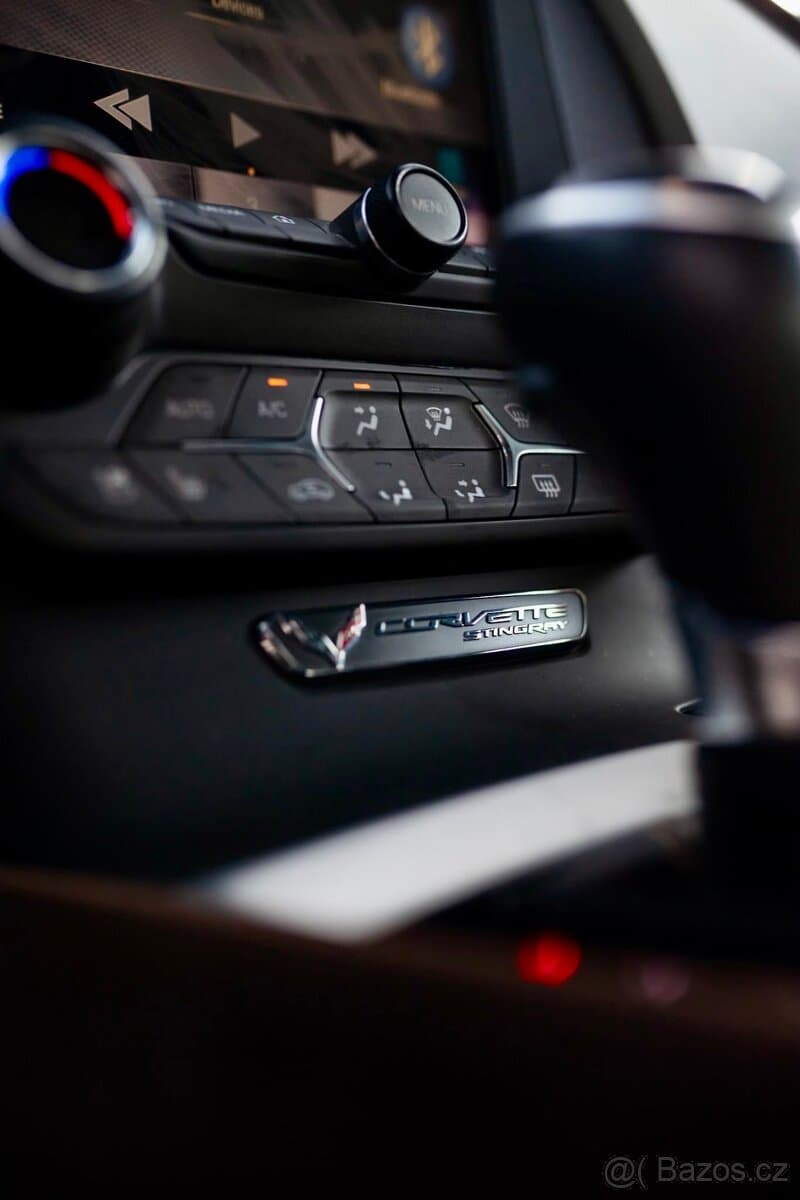 2015 Chevrolet CORVETTE - 10