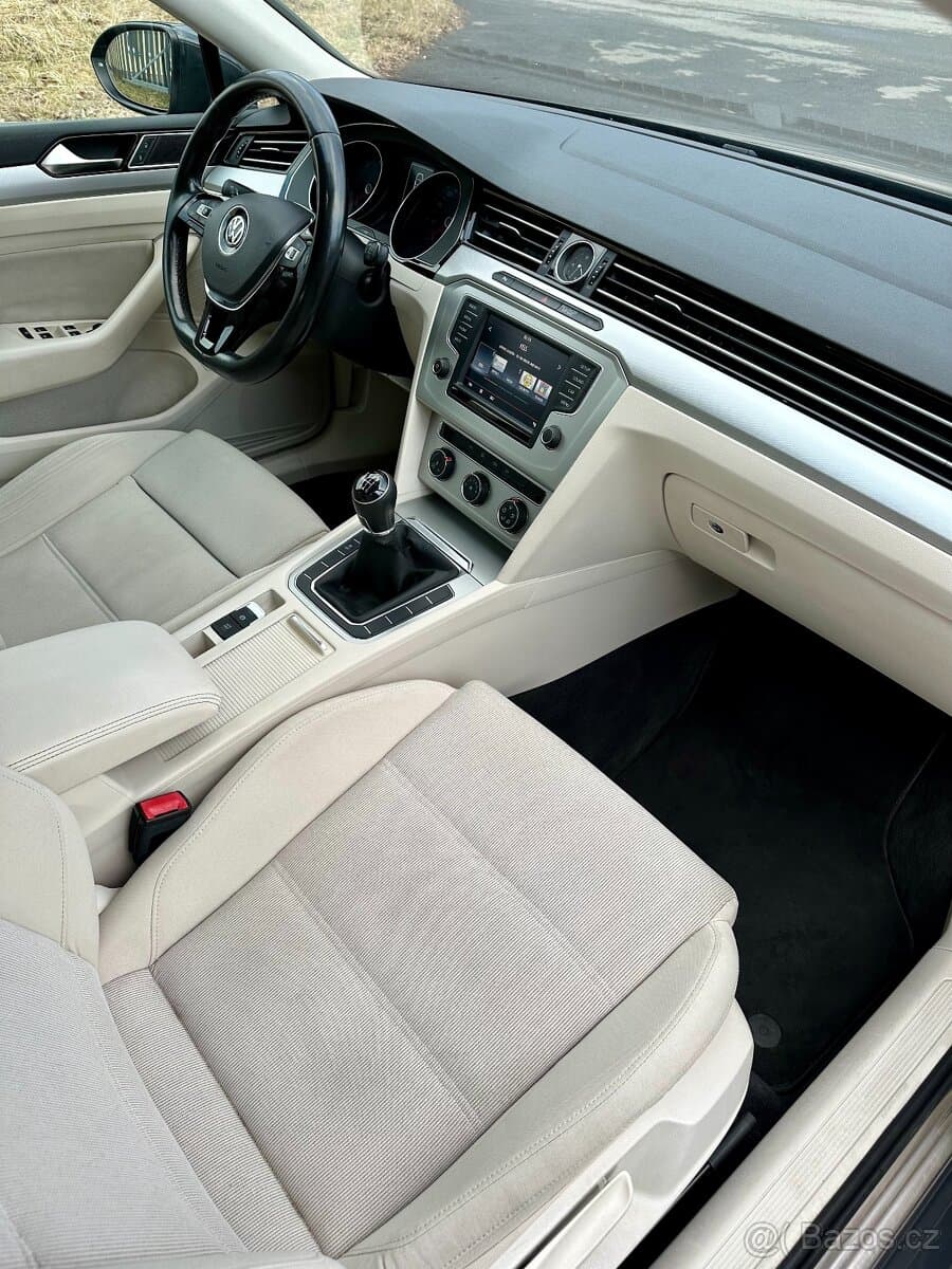 2015 Volkswagen PASSAT - 10
