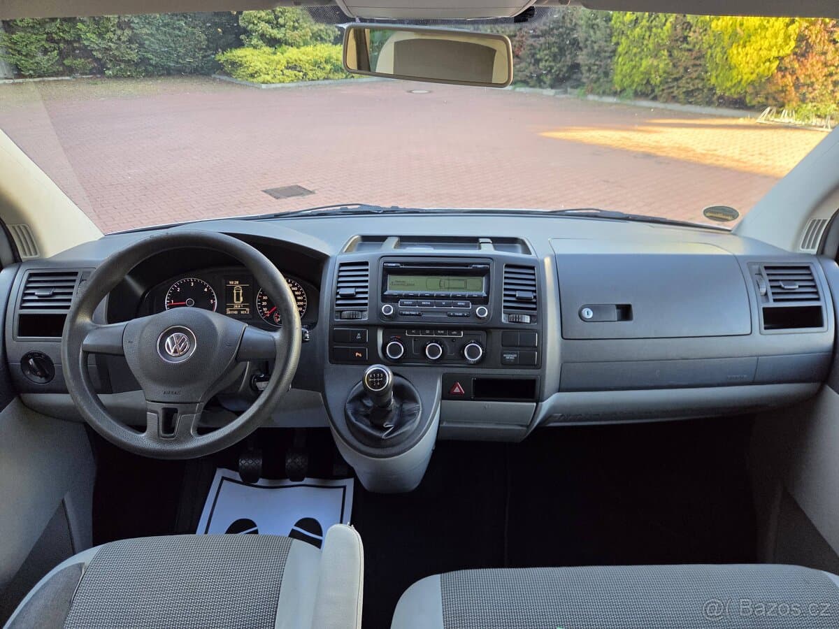 2011 Volkswagen CARAVELLE - 10
