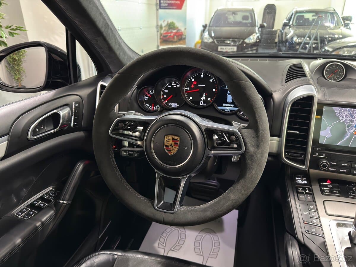 2016 Porsche CAYENNE - 10