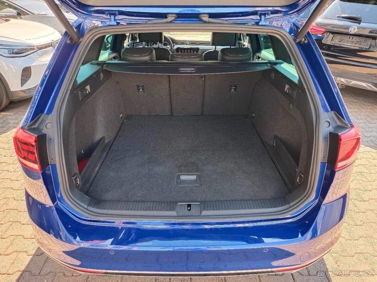 2021 Volkswagen PASSAT - 10