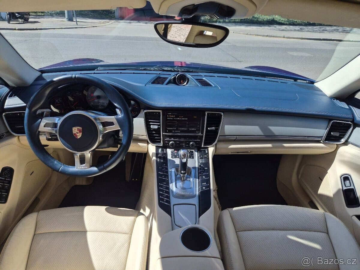 2011 Porsche PANAMERA - 10