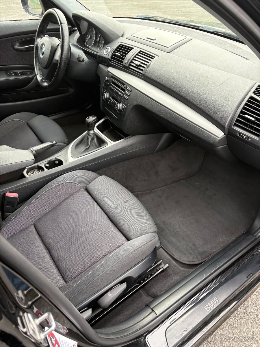 2011 BMW 1-SERIES - 10