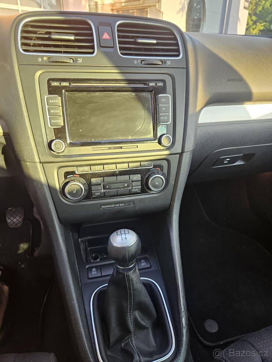 2010 Volkswagen GOLF - 10