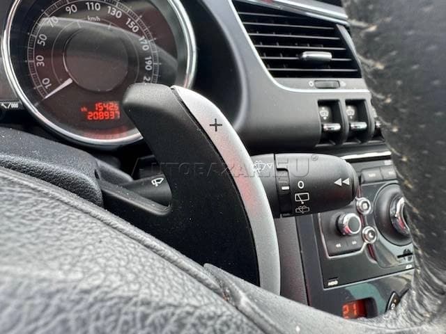2012 Peugeot 3008 - 10
