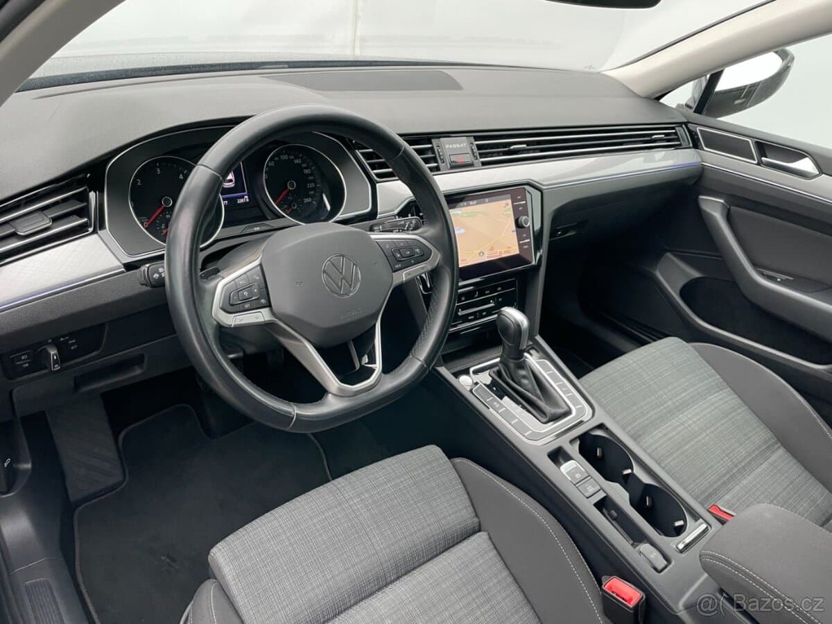 2021 Volkswagen PASSAT - 10