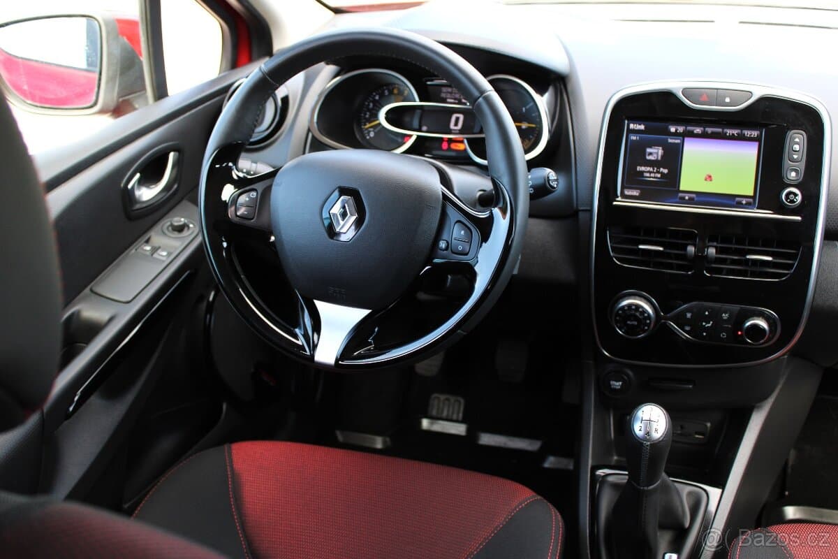 2015 Renault CLIO - 10