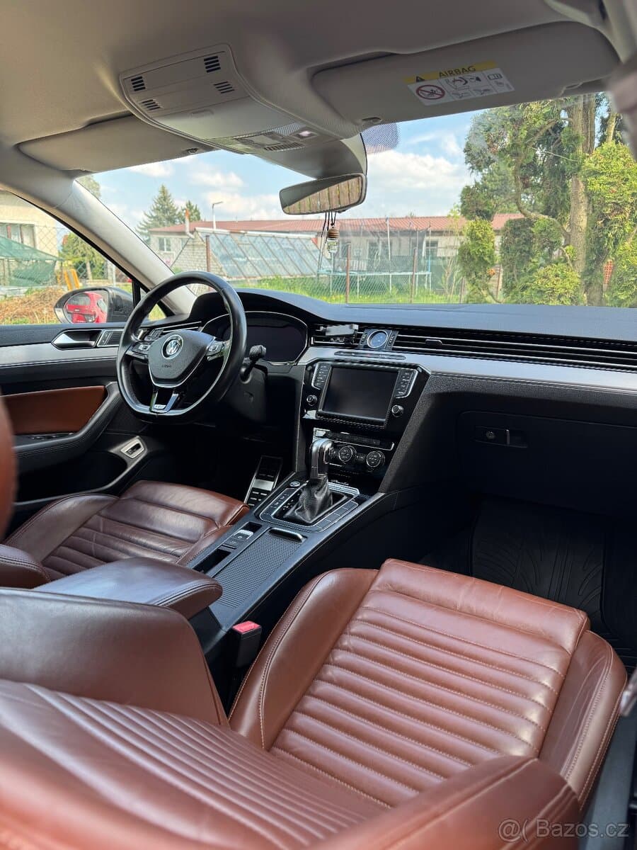 2015 Volkswagen PASSAT - 10
