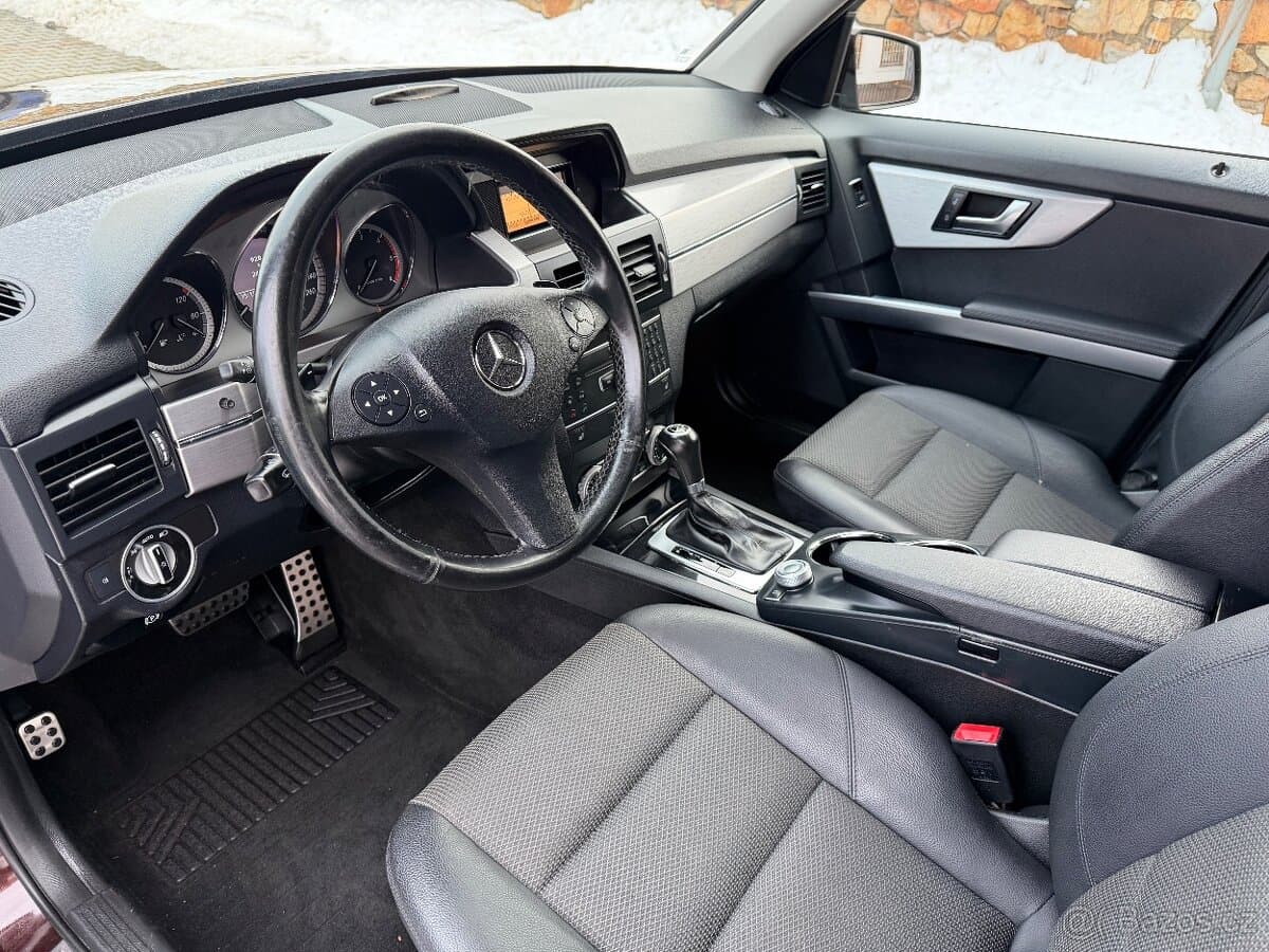 2011 Mercedes-Benz GLK - 10
