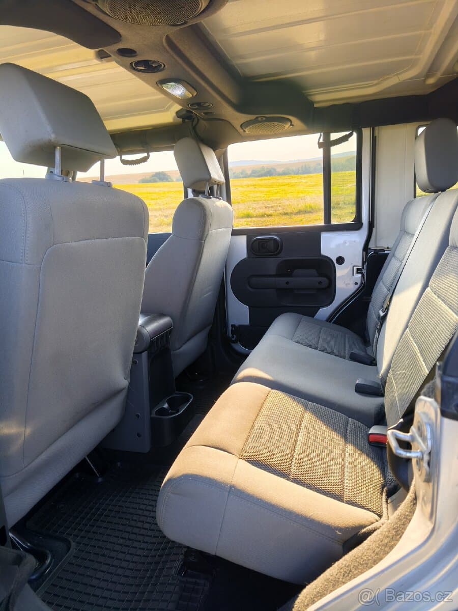 2010 Jeep WRANGLER - 10