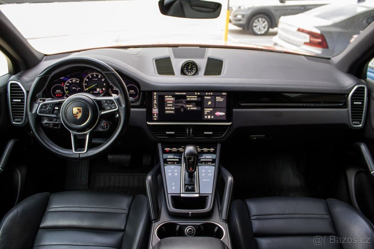 2021 Porsche CAYENNE - 10