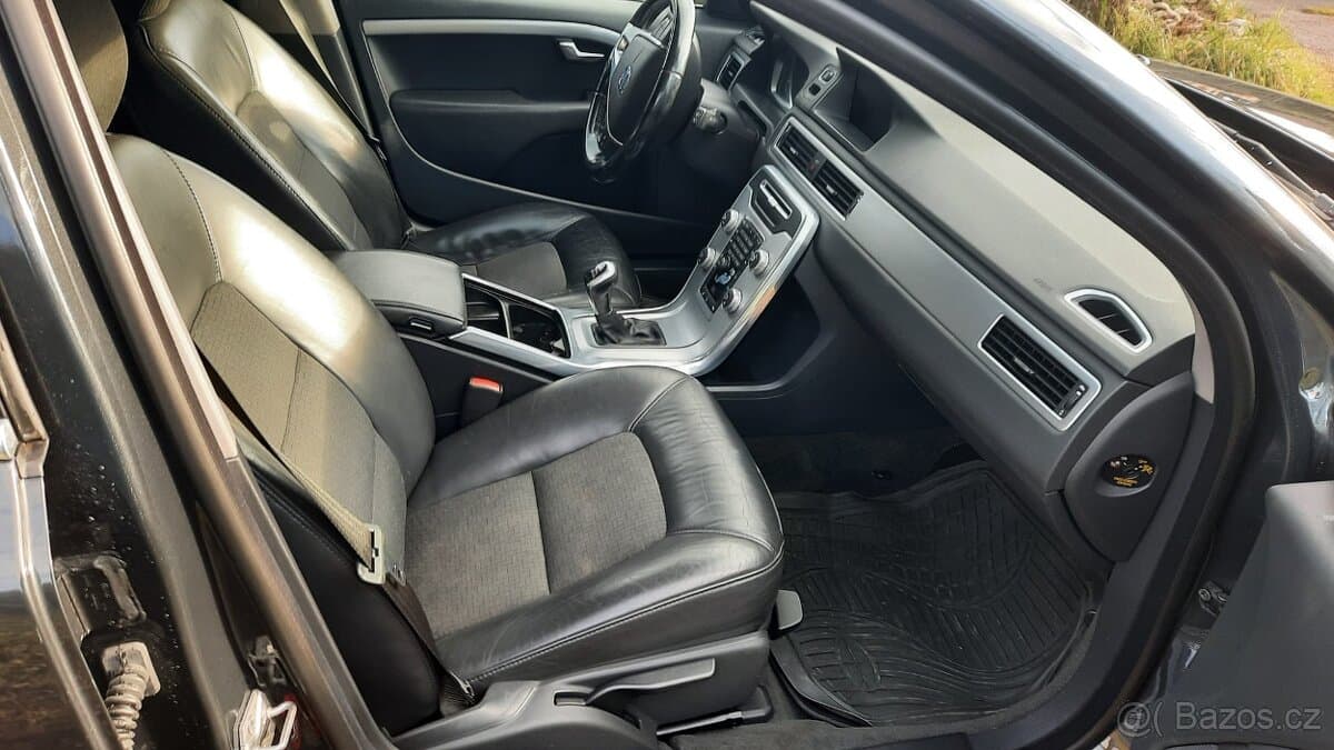 2014 Volvo V70 - 10
