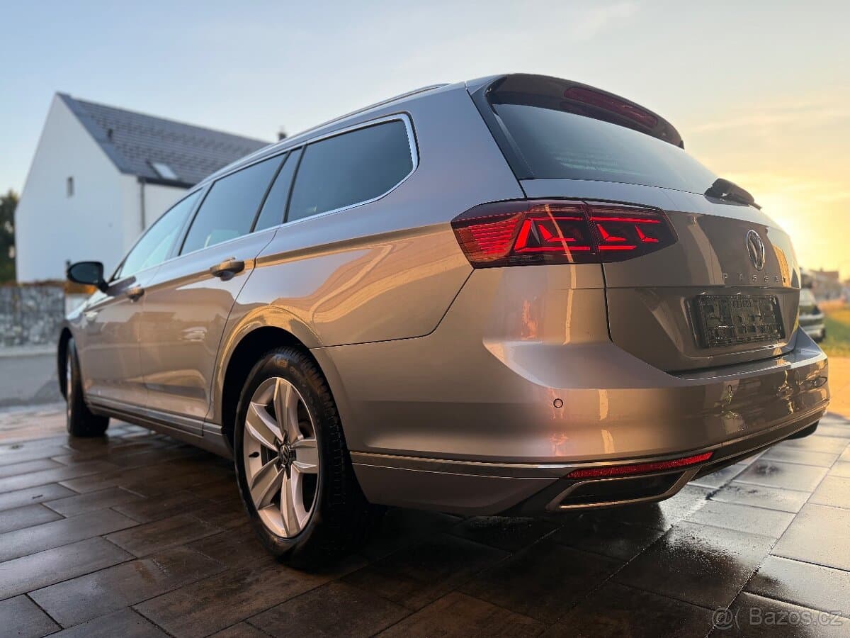 2020 Volkswagen PASSAT - 10