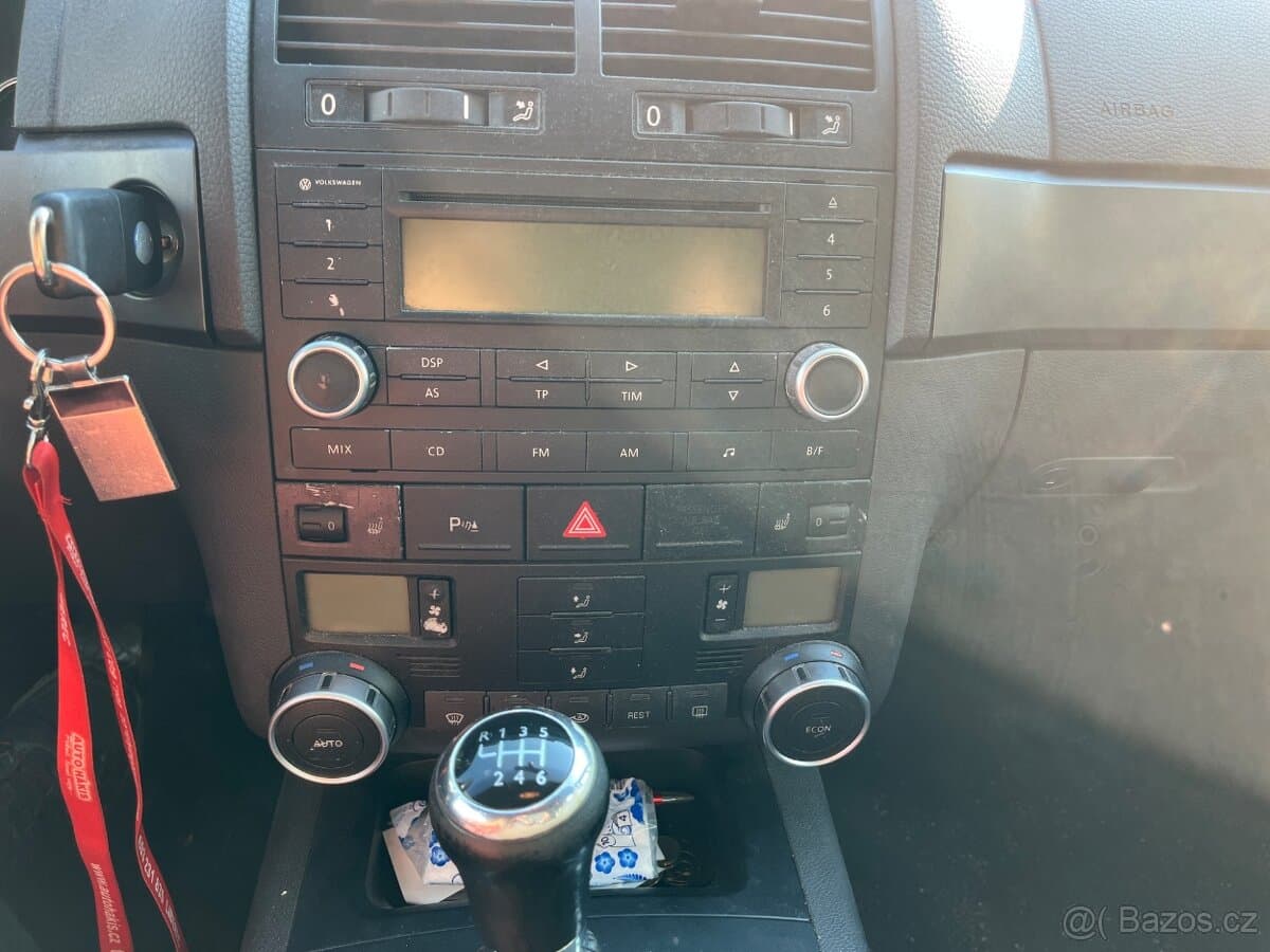 2004 Volkswagen TOUAREG - 10