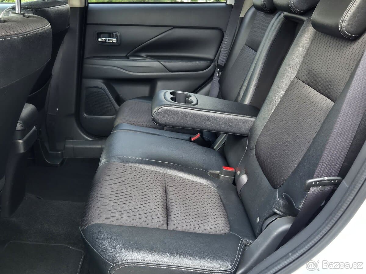 2015 Mitsubishi OUTLANDER - 10