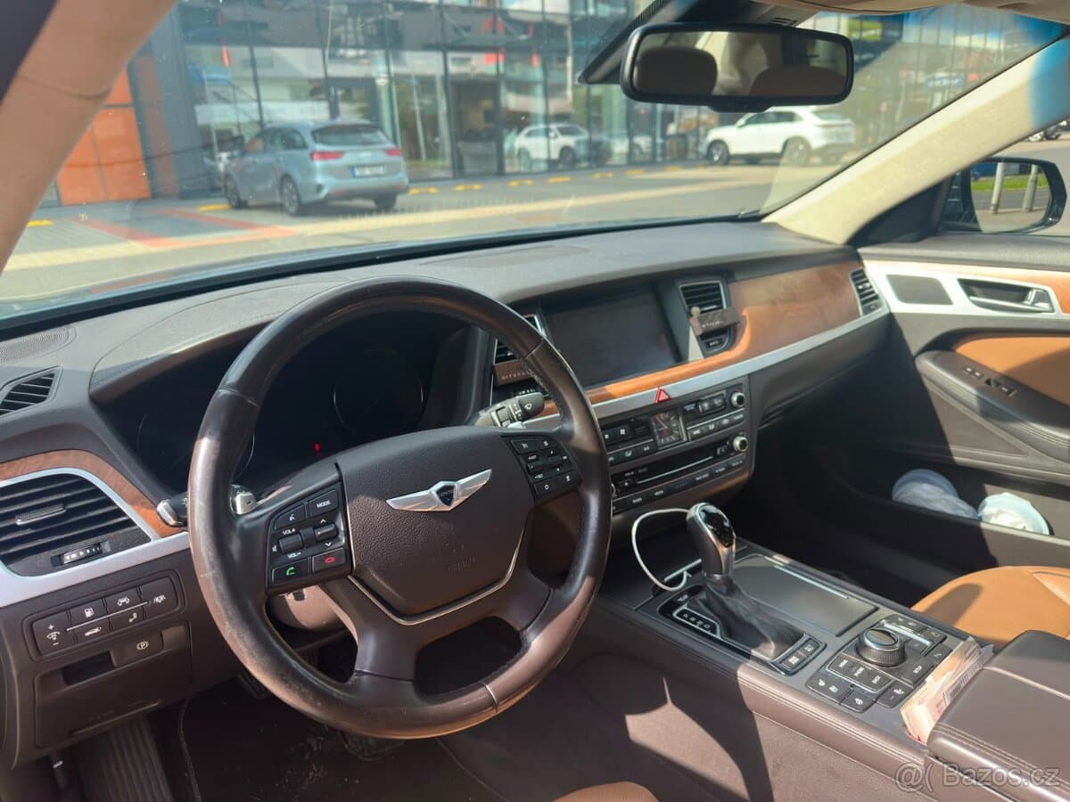 2015 Hyundai GENESIS - 10