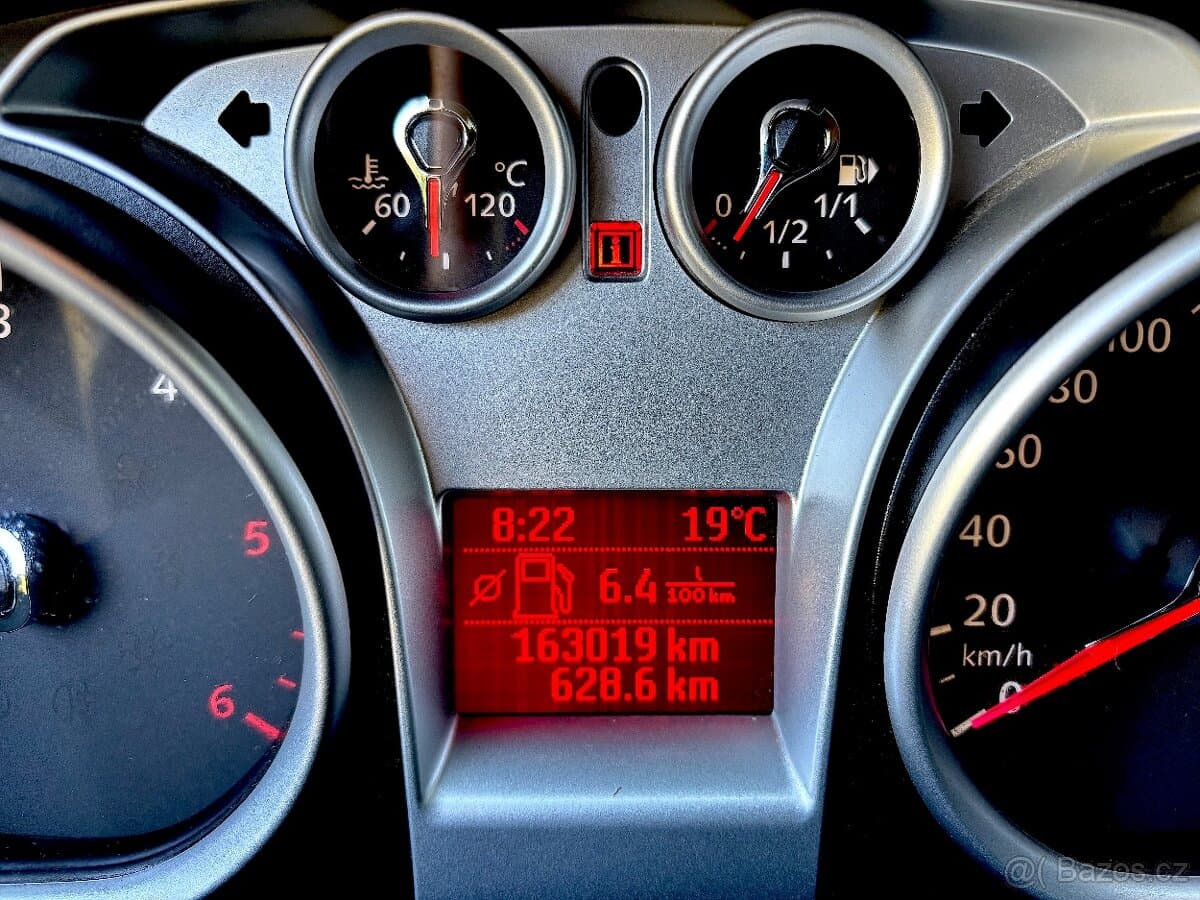 2010 Ford KUGA - 10