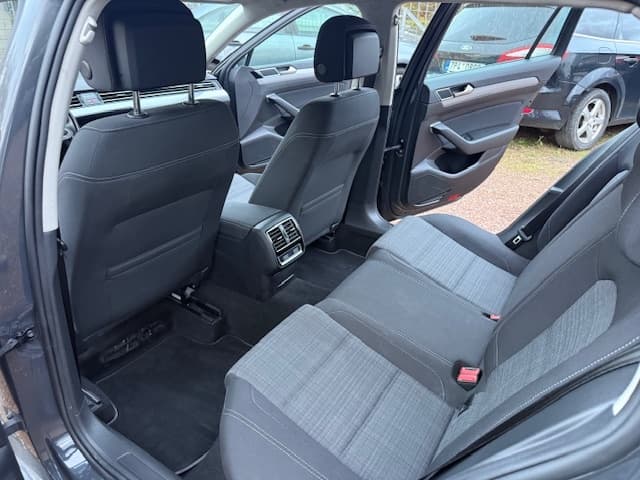 2021 Volkswagen PASSAT - 10