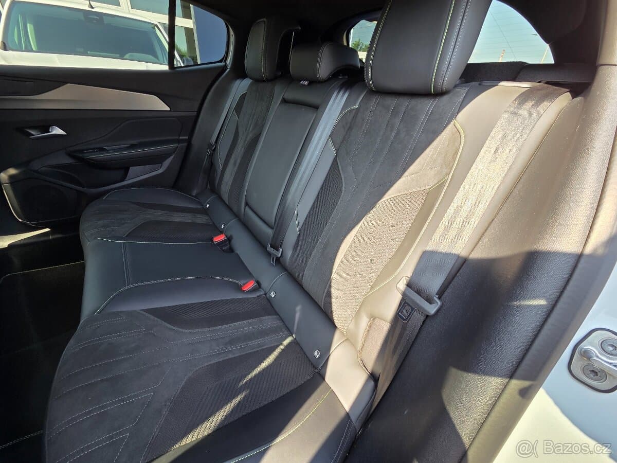 2024 Peugeot 408 - 10