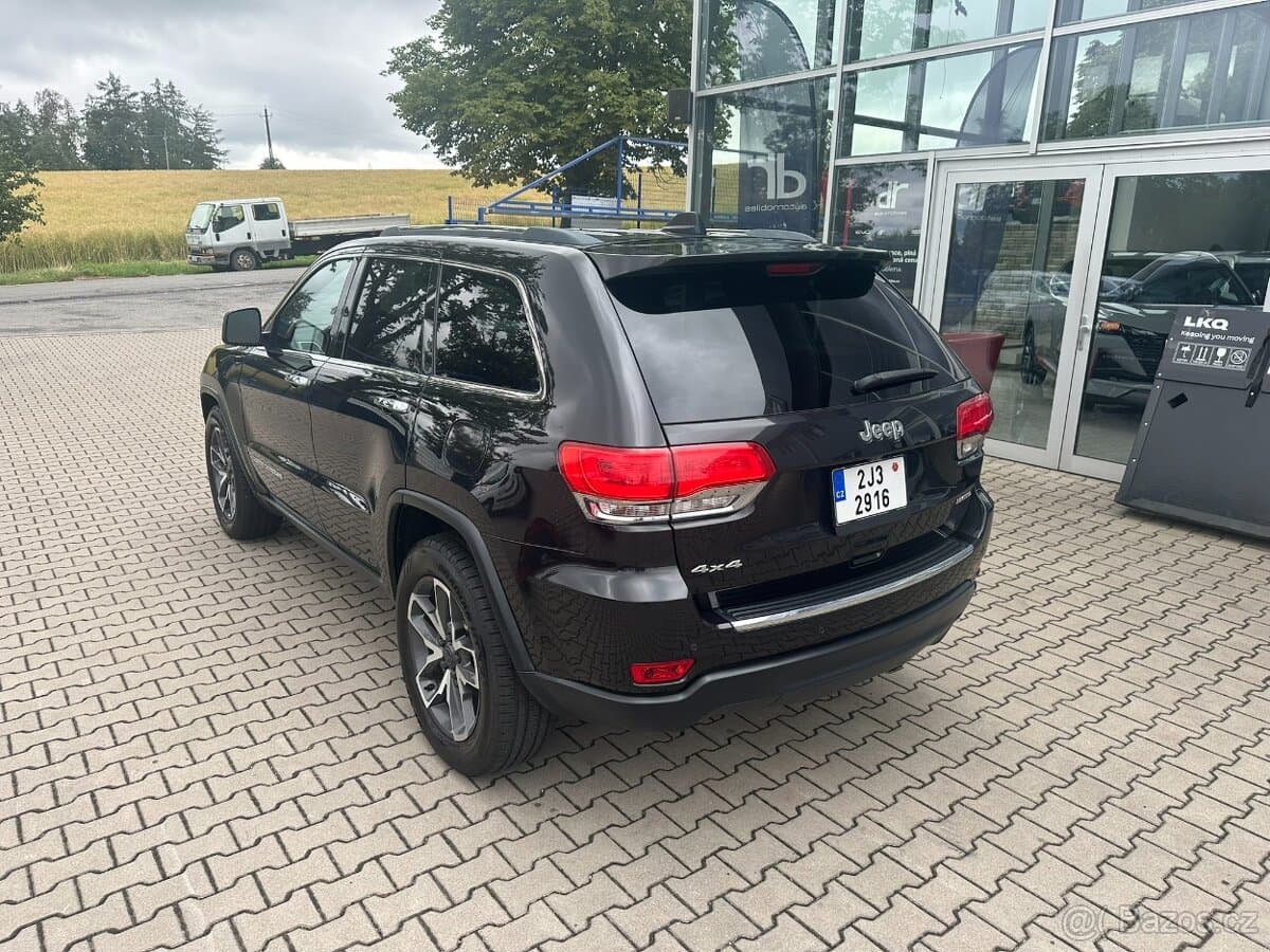 2015 Jeep CHEROKEE - 10
