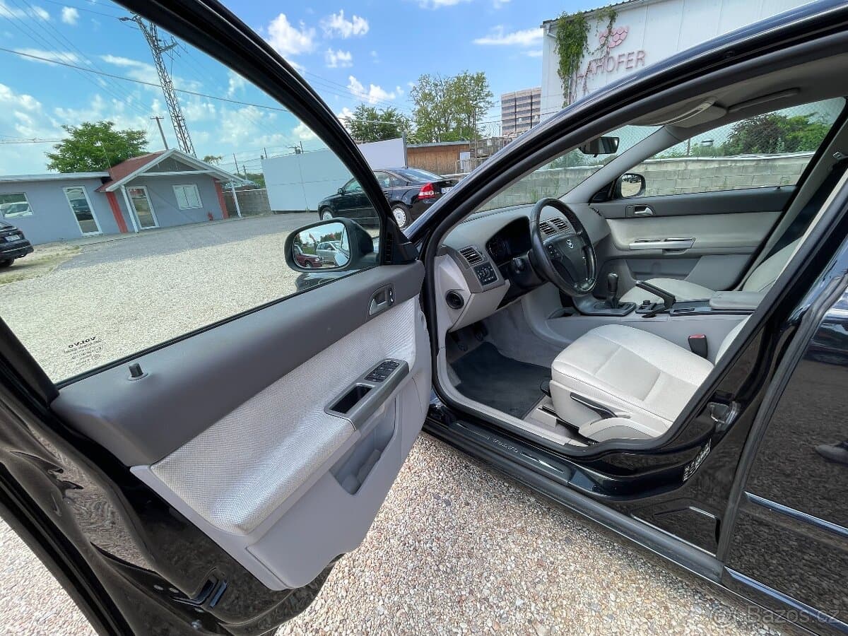 2012 Volvo S40 - 10