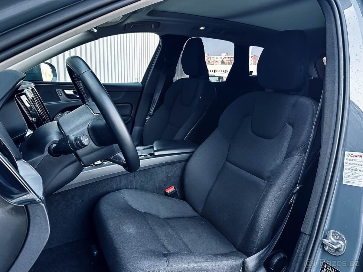 2022 Volvo XC60 - 10