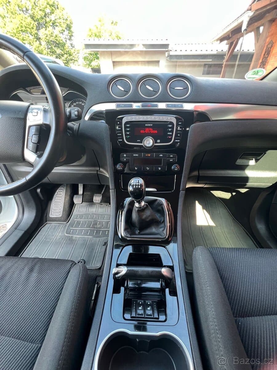 2011 Ford S-MAX - 10