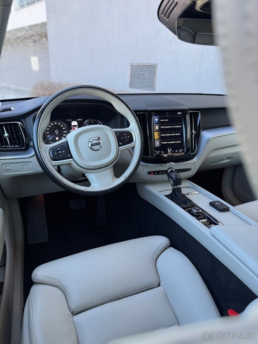 2019 Volvo XC60 - 10
